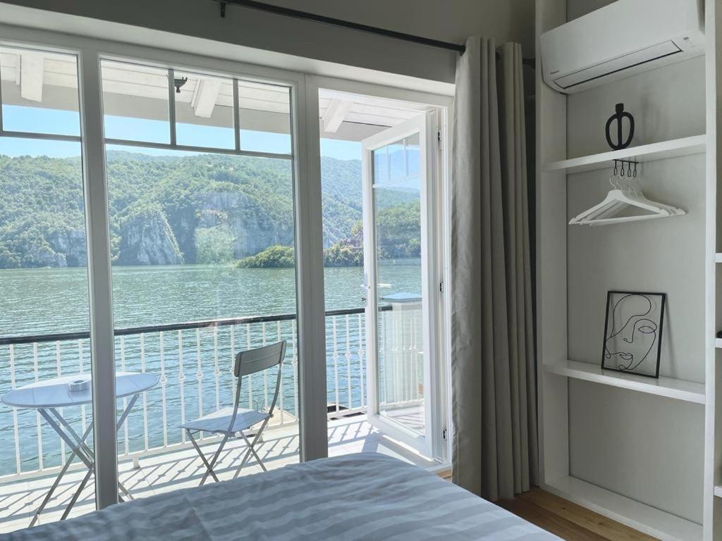 Serenity Ieşelniţa Exterior foto